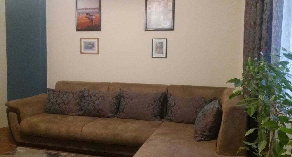 Дава се под наем Двустаен апартамент в Бургас, Център - 64 кв.м за 250 € - Снимка #1