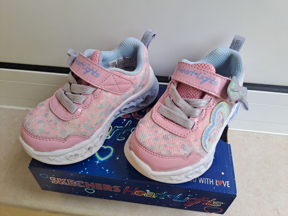 Маратонки Skechers flutter heart lights