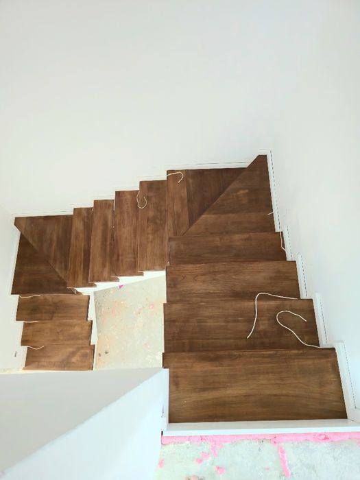 Scări din lemn masiv