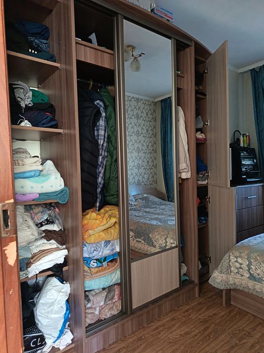 Продаю спальный гарнитур