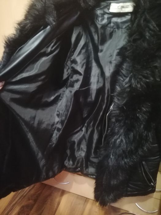 Яке от изкуствена кожа с пух