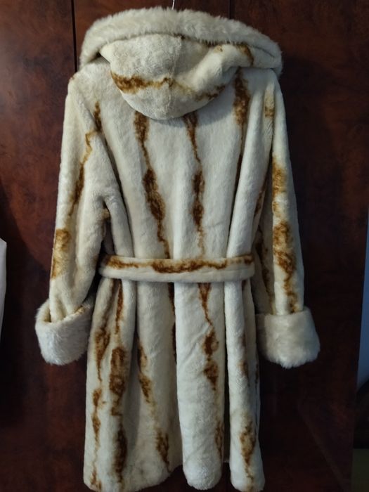 Шуба искусственная р50