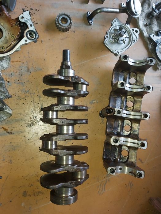 Колянов вал,оборудвана глава ,бутала и биели Honda HRV 1, 6 бензин 105