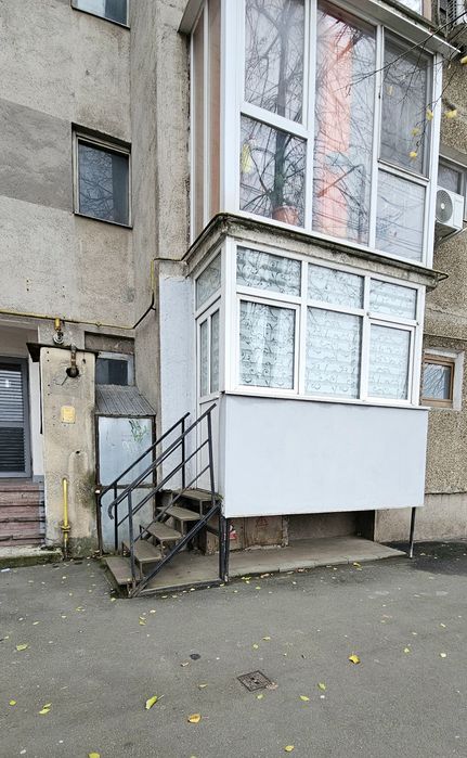 Închiriez garsoniera