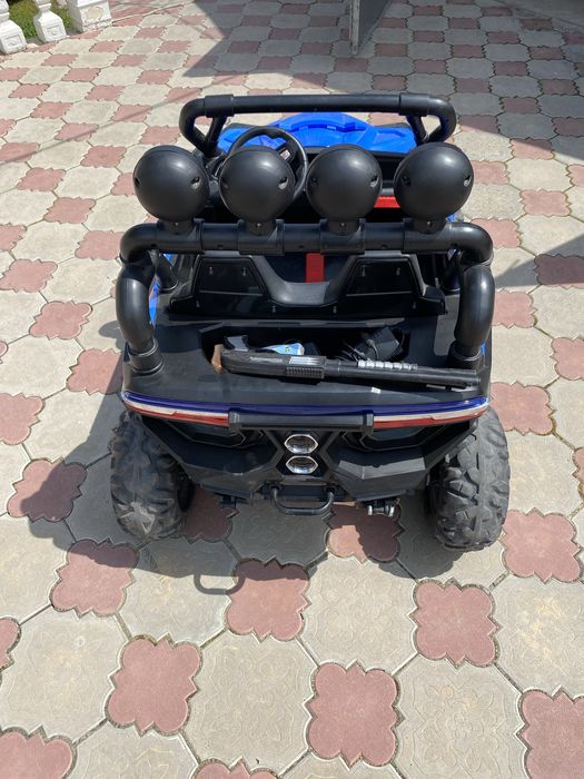 Продам детскую машинку