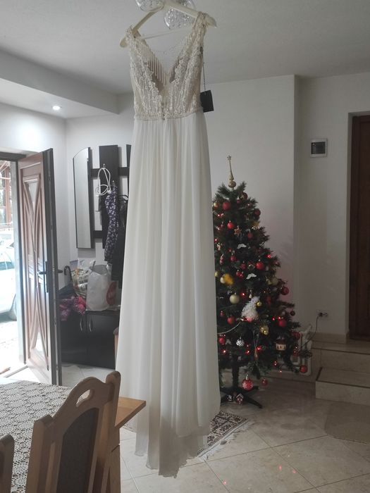 Rochie de mireasa Noua NEPURTATA  Colecția  Lux Etichetata