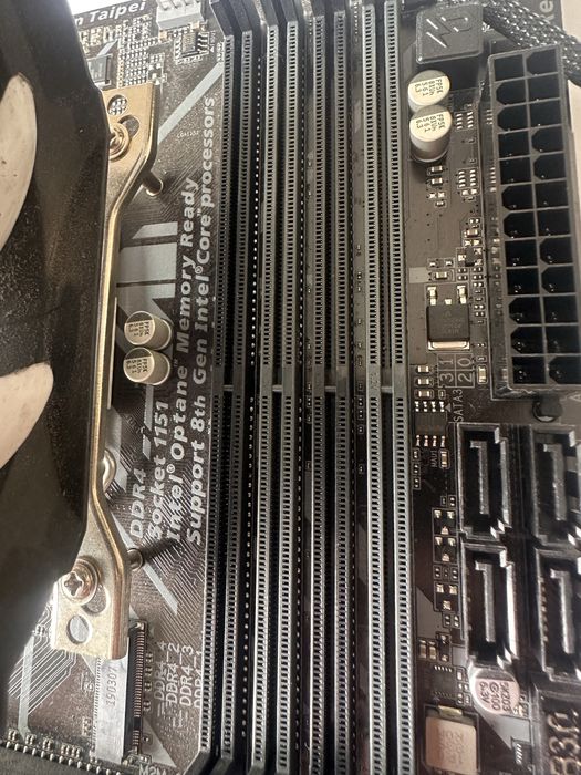 Дънна платка Gigabyte B360M