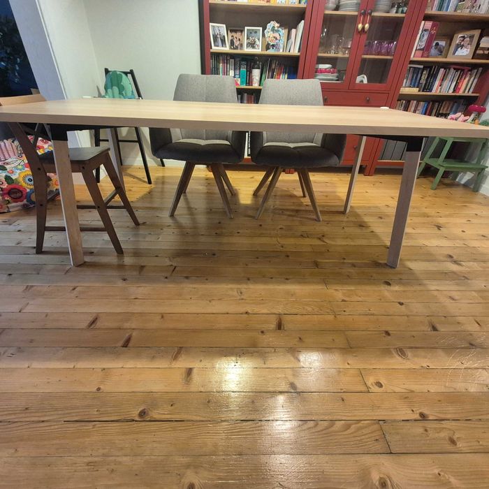 Продавам трапезарна маса IKEA 90x200