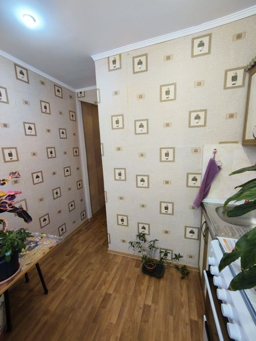 Продам 3- комнатную квартиру на Ауэзова 44