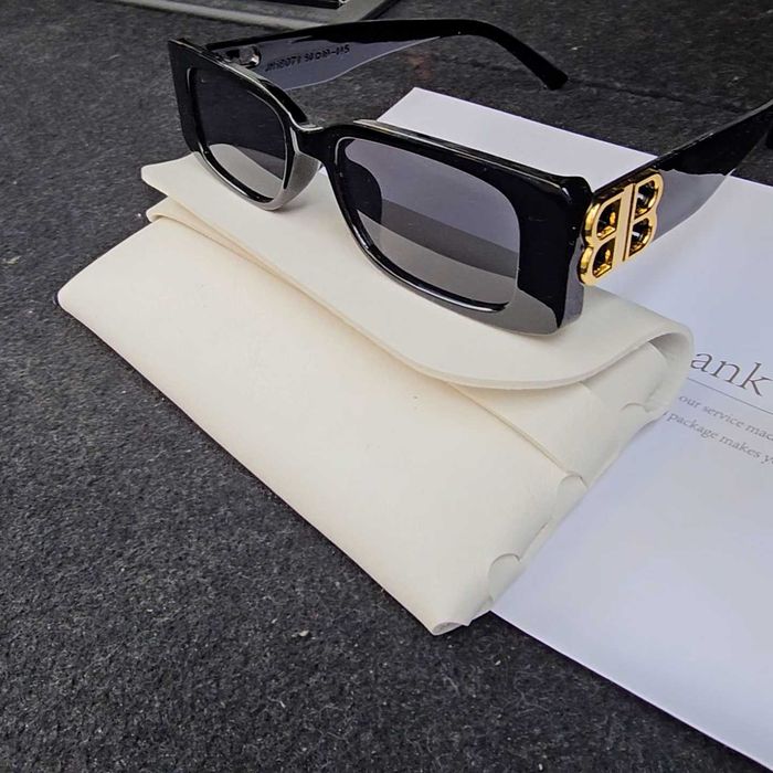 URGENT Vand Ochelari Balenciaga cu toc lv