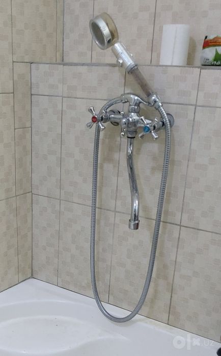 Смеситель для ванной почти новый!