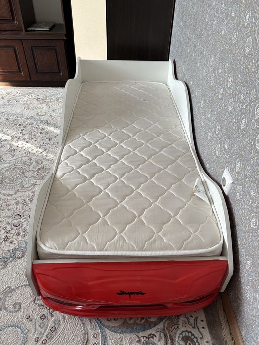 Кровать машинка детская