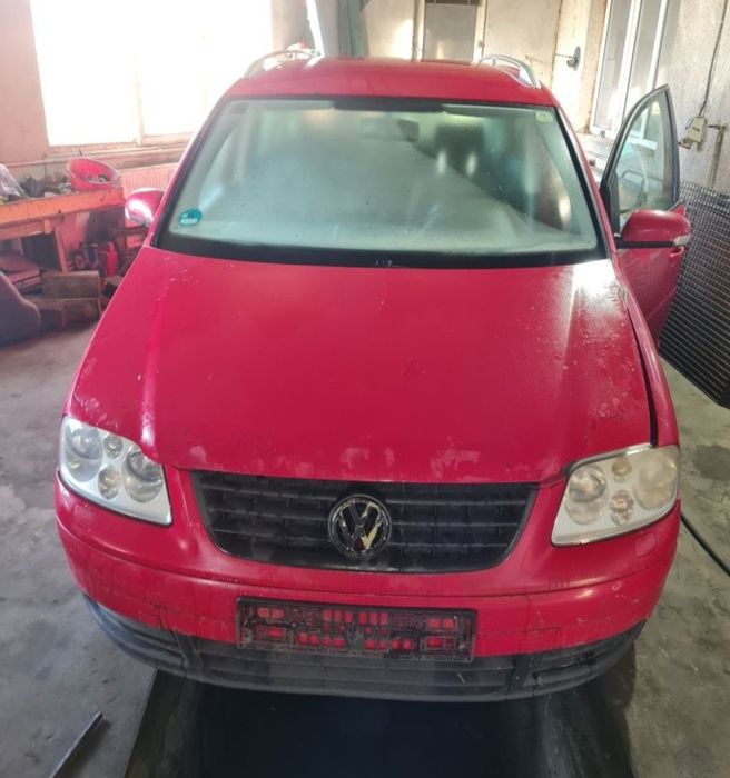 Dezmembrez Vw Touran 1.9 Diesel