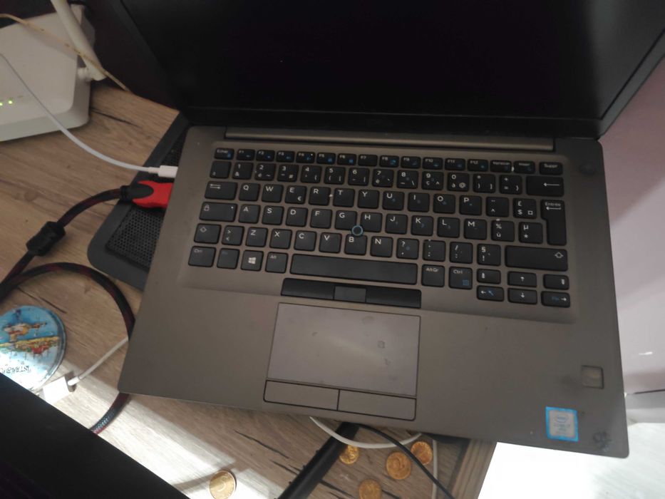 Лаптоп Dell latitude 7490 I7 16 Ram 512SSD Intel Uhd 620