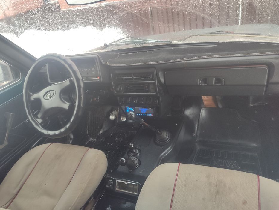 Продам ниву 2000 год