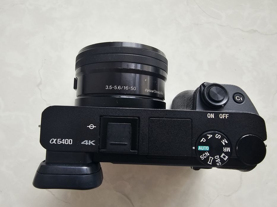 Sony A6400 с объективом 16-50