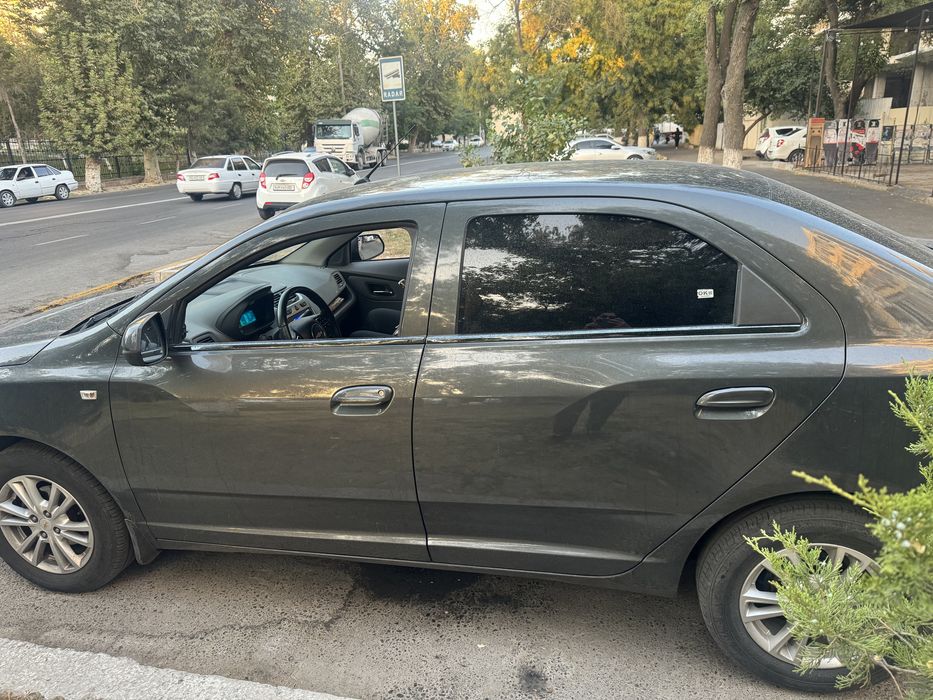 автомобил кобалт