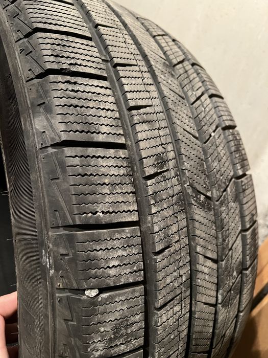 Всезони гуми M+S SUPERIA BLUEWIN UHP3 XL 275/45 R20