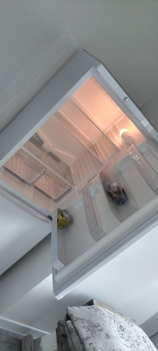 продаем холодильник Индезит