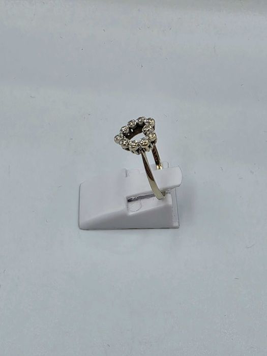 Inel de aur 18k cu design modern