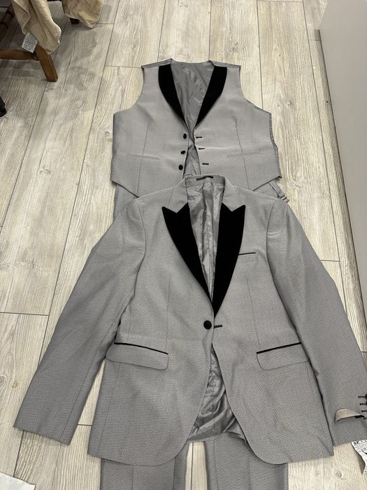 Мъжки елегантен костюм