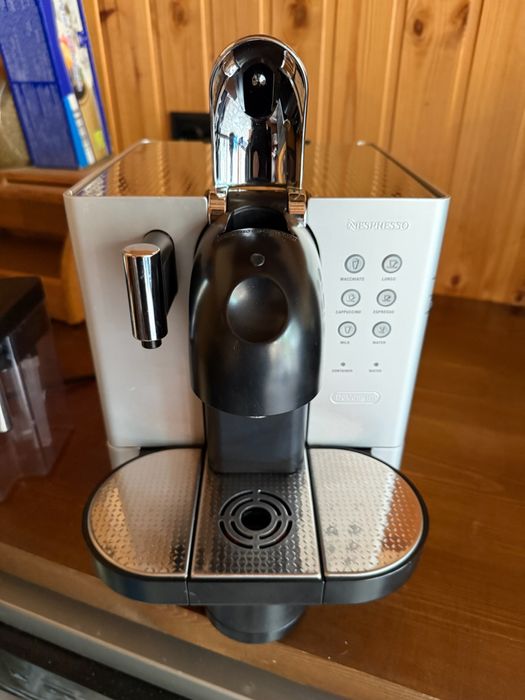 Coffee Nespresso DeLonghi E720. M / кафе машина неспресо