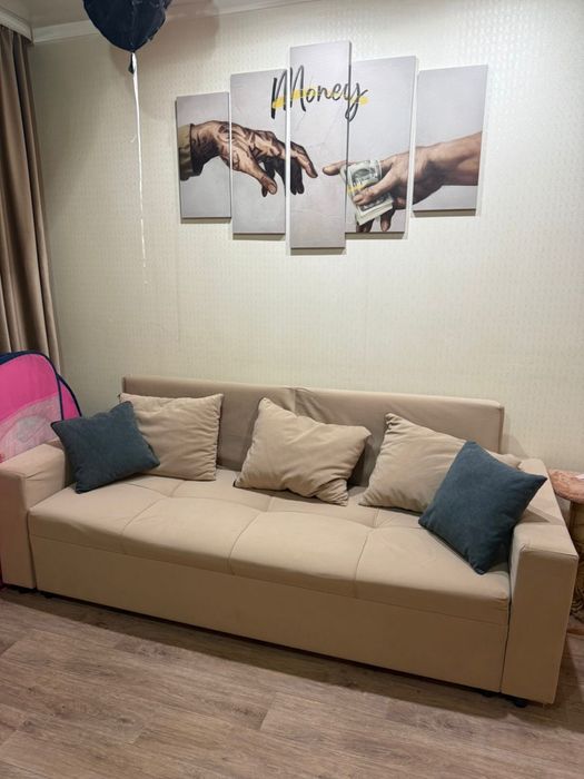 Продам диван компактный.