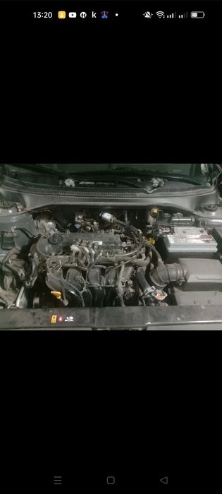 Продаю машину кия рио.