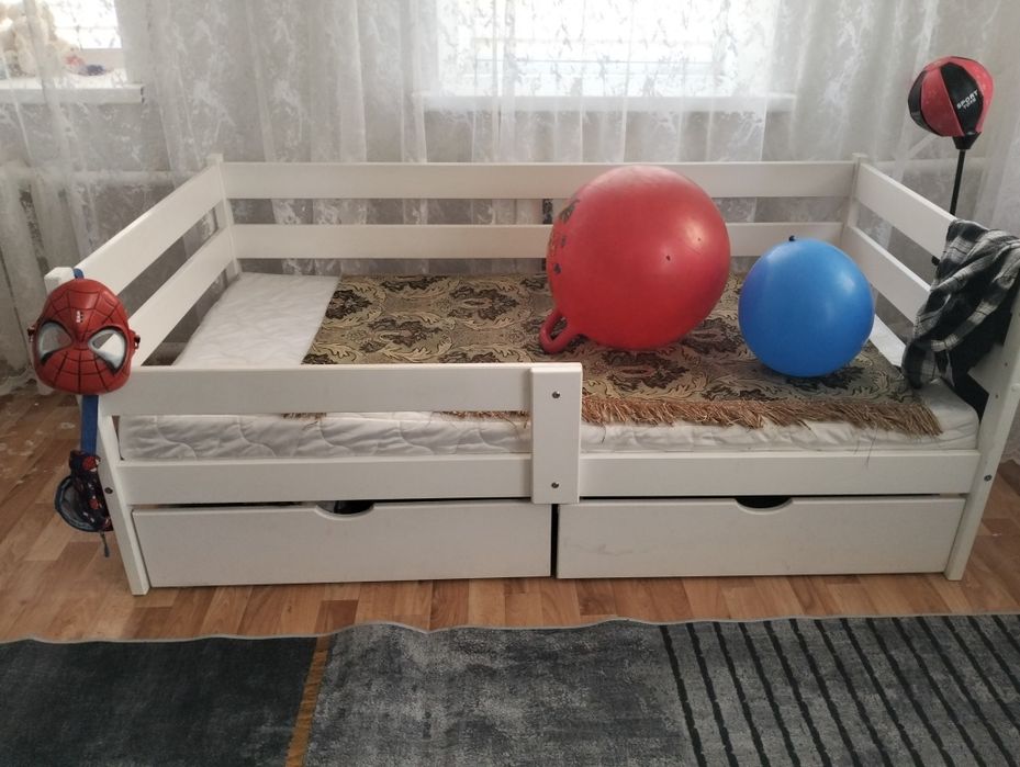 Продам детскую кроватку