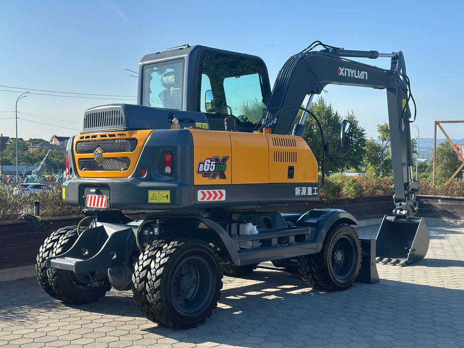 Колесный экскаватор  XINYUAN B65ECO