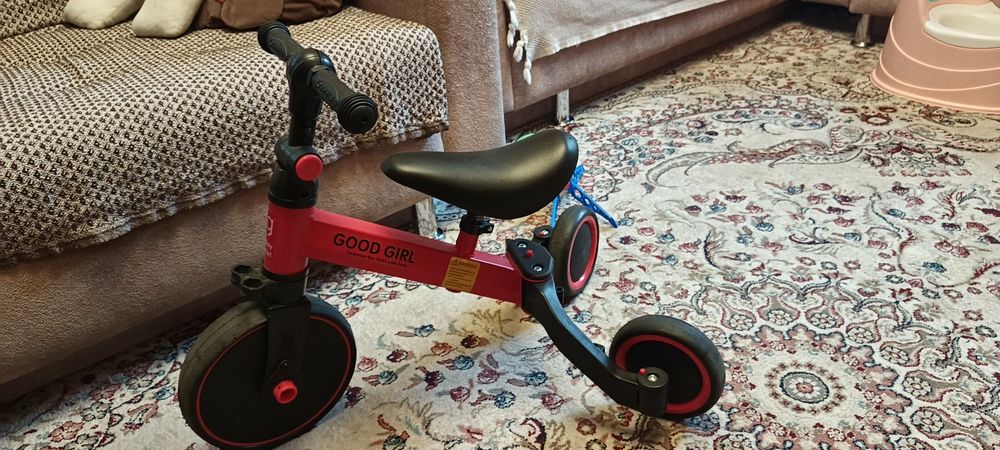 Продам беговел детский