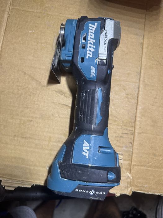 Multifunctionala Makita DTM52