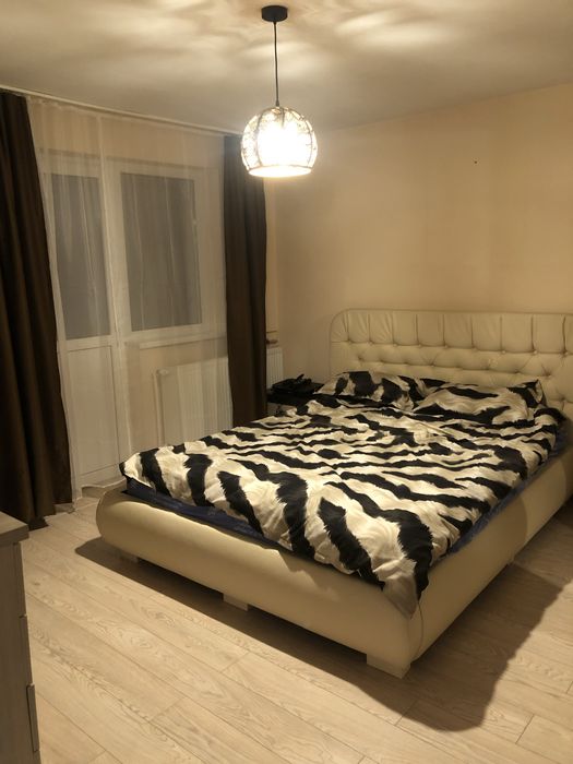Inchiriez apartament o cameră