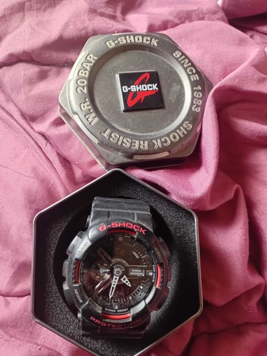 Продавам часовник casio GA-110HR