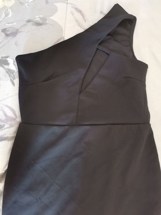 Чисто нова черна официална рокля