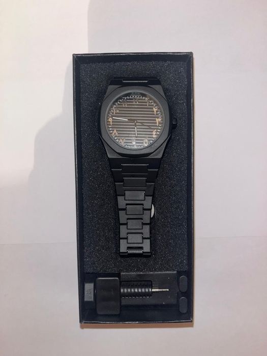 Черно матовые часы