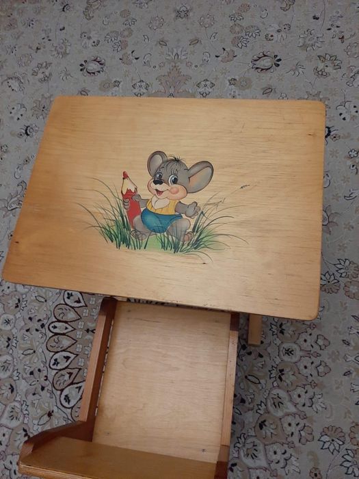 Детская парта в хорошем состояни