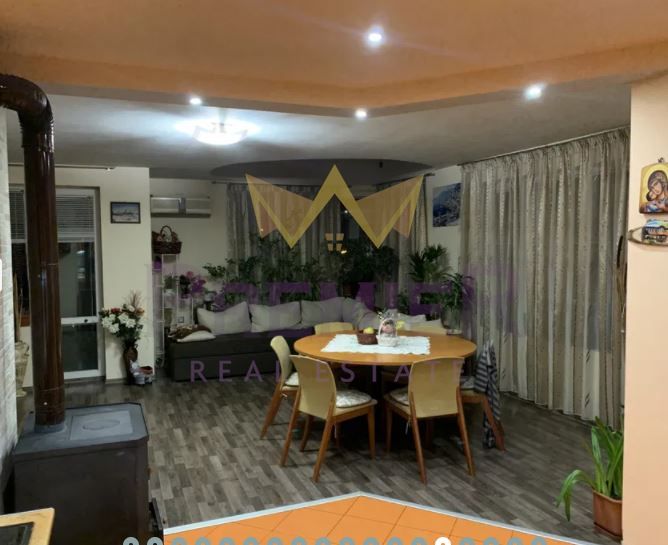 Етаж от къща в Варна-Галата площ 165 цена 190000