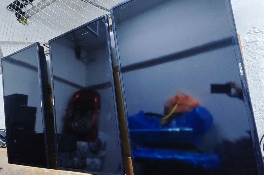 Телевизорф Samsung 102см