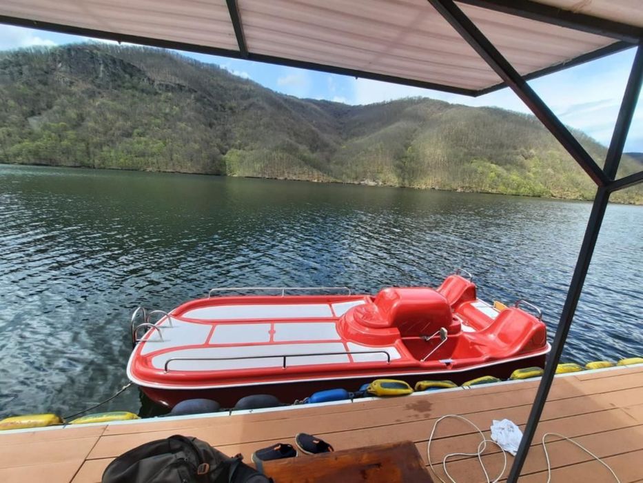 Hidrobiciclete 2,3,4,6 persoane Sunferry