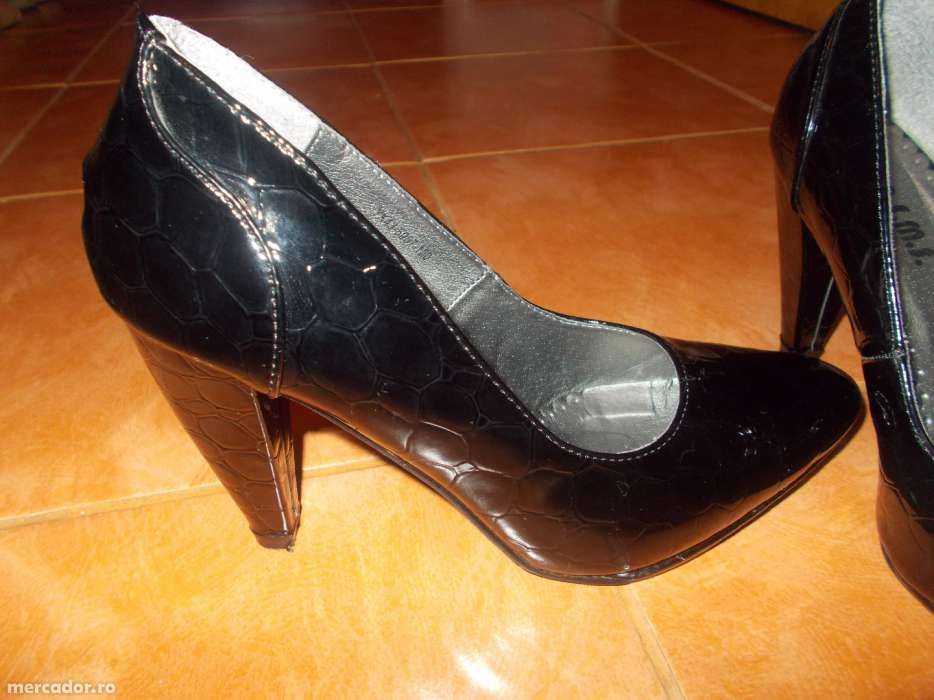 Pantofi negri lac nr.38