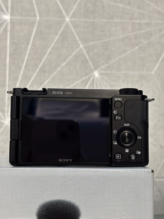 Camera digitală Sony ZV E10