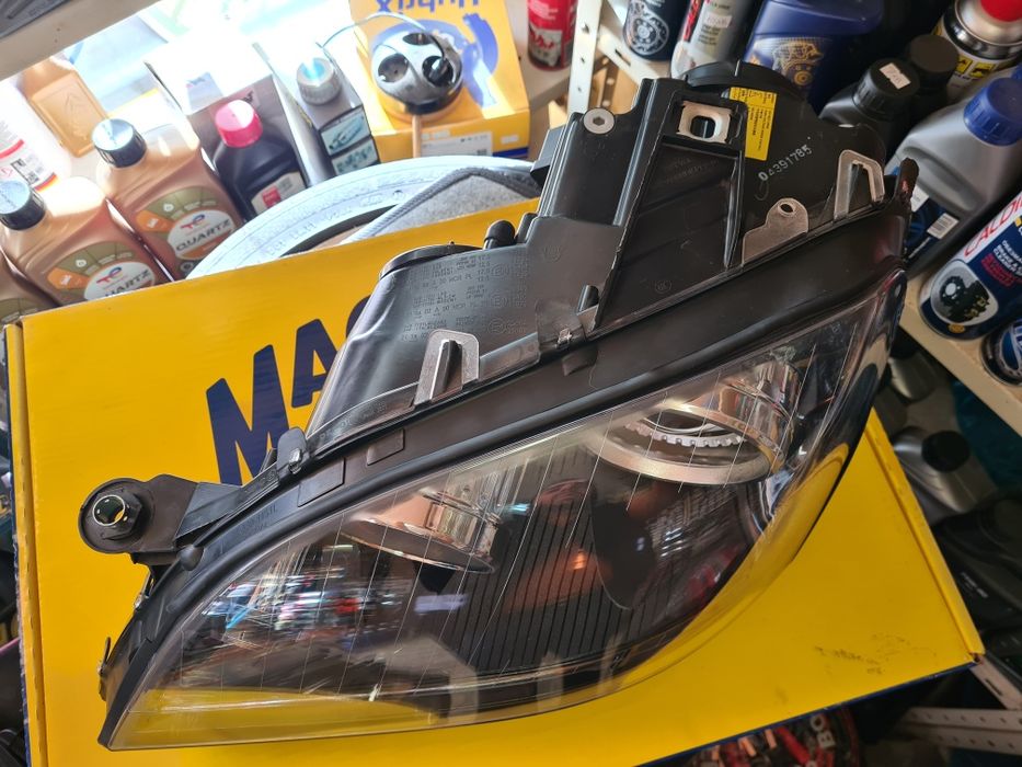 ЧИСТО НОВ ляв фар за Mercedes ML W164