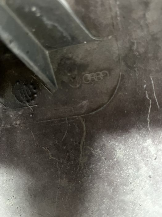 Решетка очки на Пассат б3 оригинал !