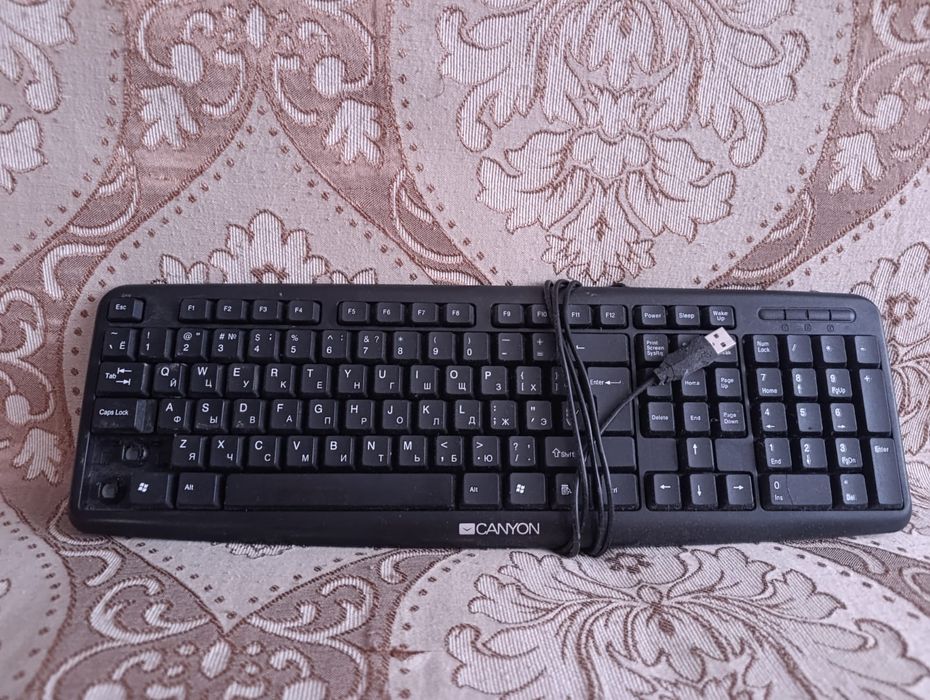 Продам клавиатуру
