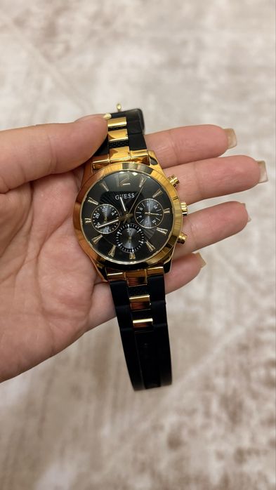 Женские часы Guess