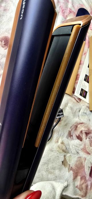 Преса за коса Dyson- 420 лв