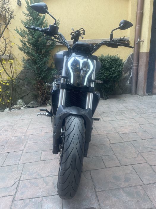 Benelli 502c 2022 cat. A2 sub 12.000 de km!!! Motocicleta