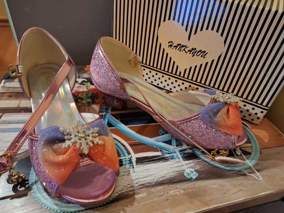 Обувки , маратонки , ботуши за момИче - 34 , 35 , 36 , 37 номер