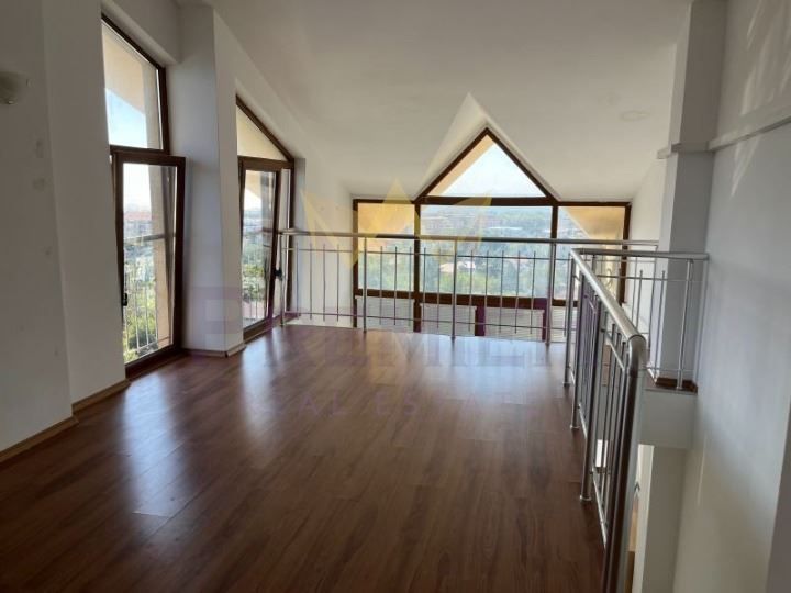 Дава се под наем Къща в Варна, м-т Траката - 285 кв.м за 2000 € - Снимка #6